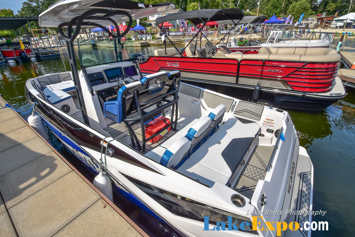 Fall In Water Boat Show-065.jpg